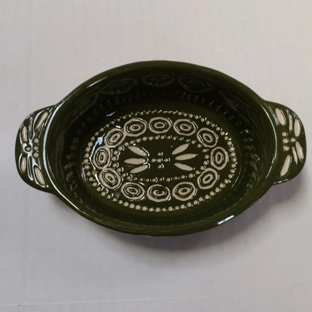 Temp-Tations, mini oval baker / crock with lid. Green